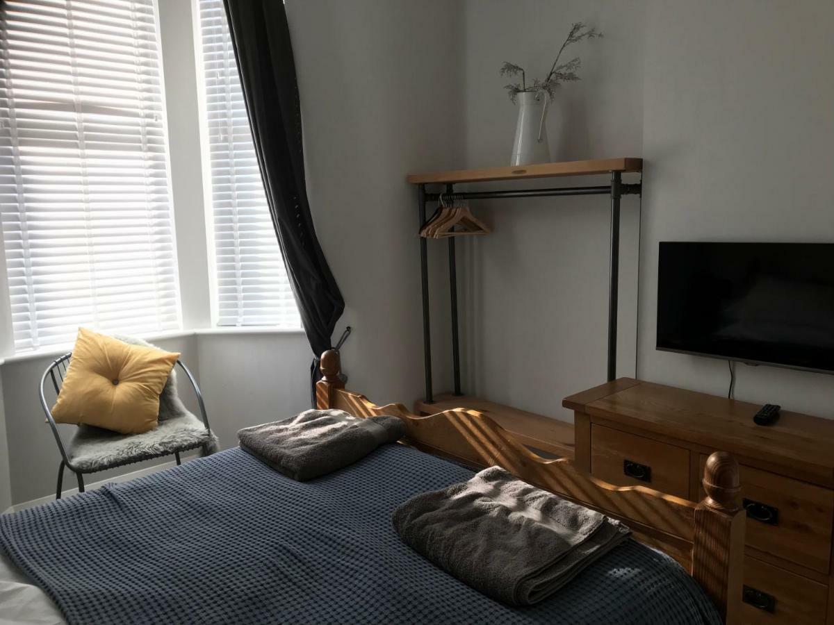 斯沃尼奇Wight View, Flat 2 Rosslyn House公寓 外观 照片